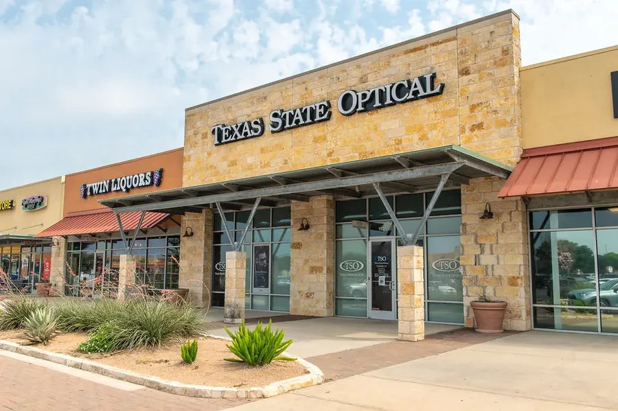 The limestone exterior and entrance of TSO Kyle at Kyle Marketplace